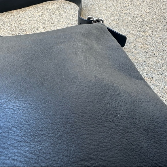 Vintage COACH All Leather Large Black Leather Slim Shoulder Tote Bag #9406 - Picture 8 of 16